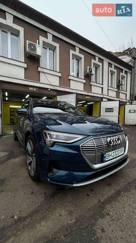 Внедорожник / Кроссовер Audi e-tron 2018 в Тернополе