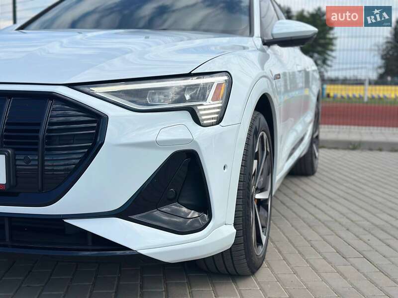 Внедорожник / Кроссовер Audi e-tron 2021 в Бучаче