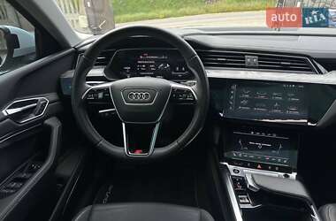 Внедорожник / Кроссовер Audi e-tron 2021 в 