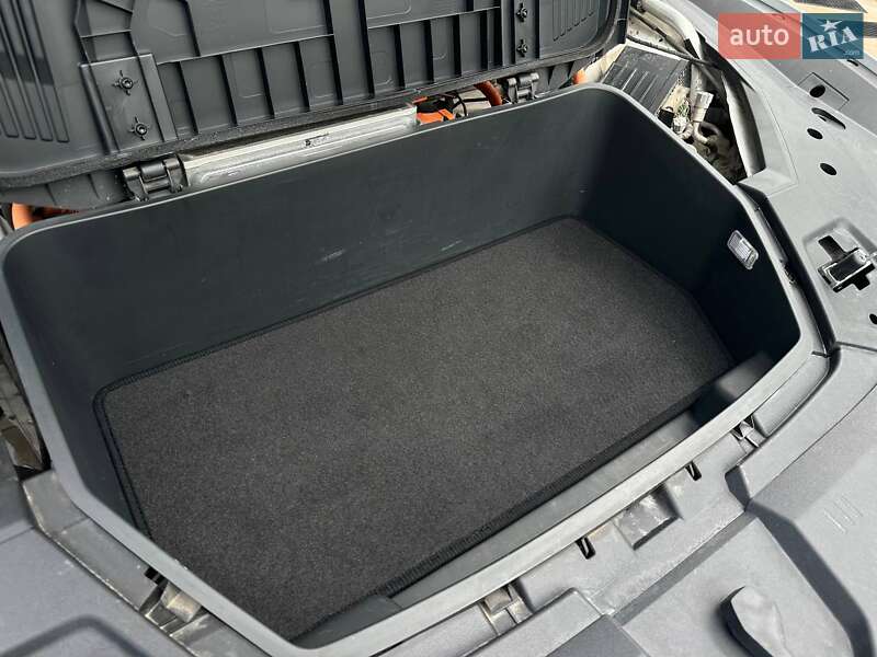 Внедорожник / Кроссовер Audi e-tron 2021 в Бучаче