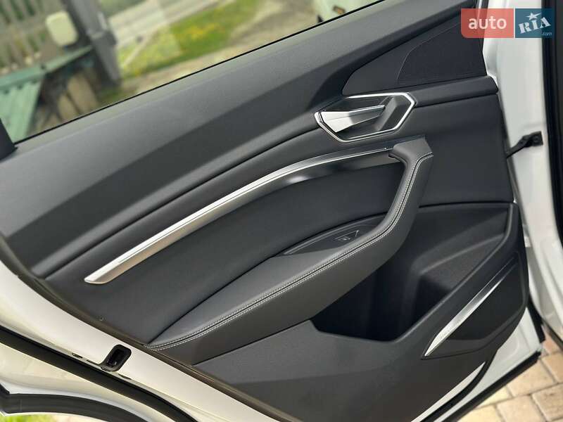Внедорожник / Кроссовер Audi e-tron 2021 в Бучаче
