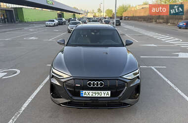 Внедорожник / Кроссовер Audi e-tron 2020 в 