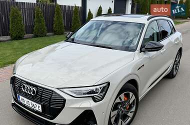 Внедорожник / Кроссовер Audi e-tron 2021 в 