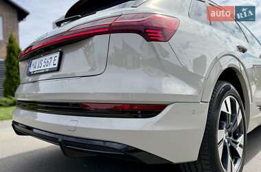 Внедорожник / Кроссовер Audi e-tron 2021 в 