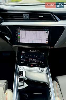 Внедорожник / Кроссовер Audi e-tron 2021 в 