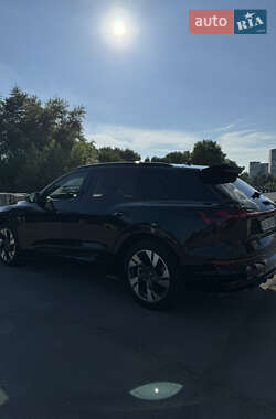 Внедорожник / Кроссовер Audi e-tron 2022 в 