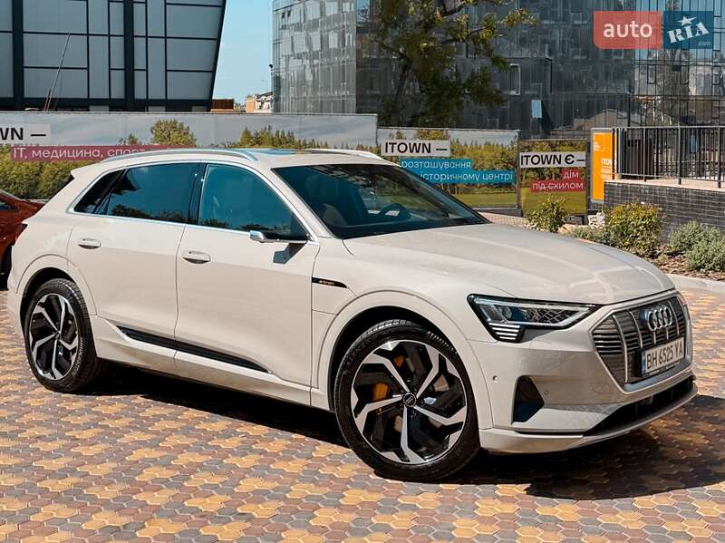 Внедорожник / Кроссовер Audi e-tron 2019 в Одессе фото 9 Внедорожник / Кроссовер Audi e-tron 2019 в Одессе
