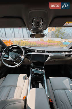 Внедорожник / Кроссовер Audi e-tron 2019 в 