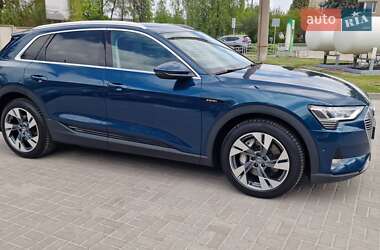 Внедорожник / Кроссовер Audi e-tron 2020 в 