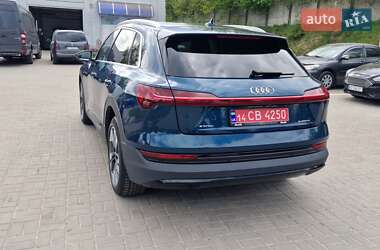 Внедорожник / Кроссовер Audi e-tron 2020 в 