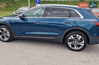 Внедорожник / Кроссовер Audi e-tron 2020 в 