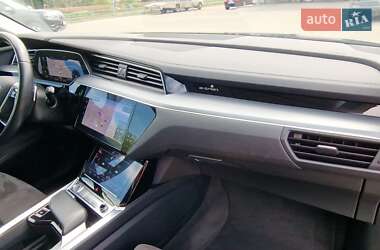 Внедорожник / Кроссовер Audi e-tron 2020 в 