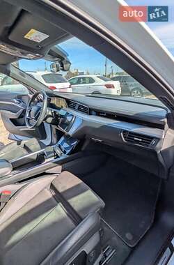 Внедорожник / Кроссовер Audi e-tron 2020 в 