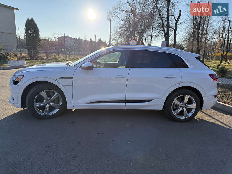 Внедорожник / Кроссовер Audi e-tron 2019 в Кривом Роге