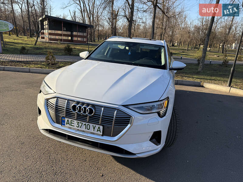 Внедорожник / Кроссовер Audi e-tron 2019 в Кривом Роге