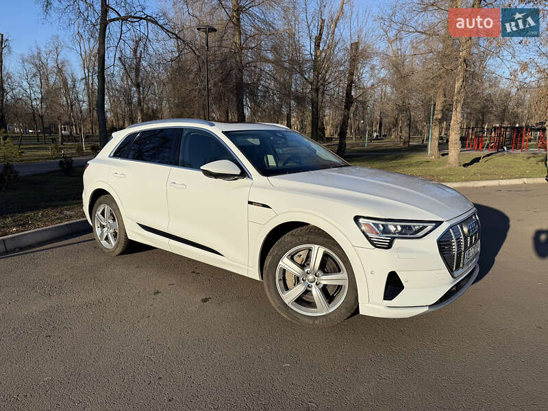 Внедорожник / Кроссовер Audi e-tron 2019 в Кривом Роге