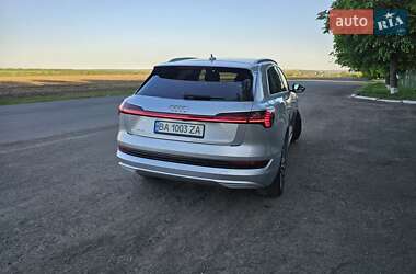 Внедорожник / Кроссовер Audi e-tron 2019 в 