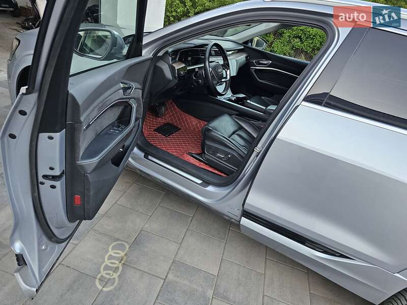 Позашляховик / Кросовер Audi e-tron 2019 в Гайвороні