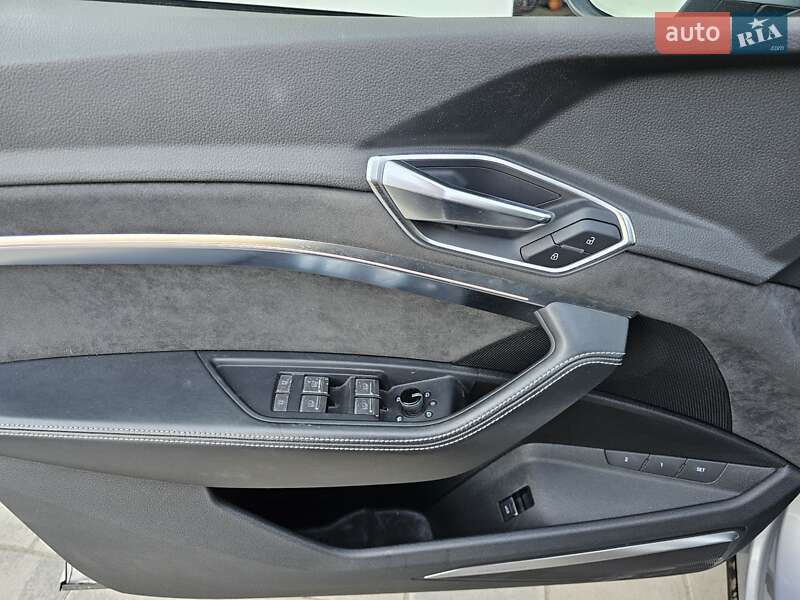 Позашляховик / Кросовер Audi e-tron 2019 в Гайвороні