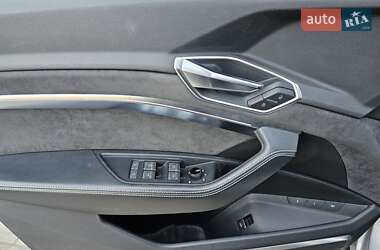 Внедорожник / Кроссовер Audi e-tron 2019 в 