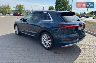 Внедорожник / Кроссовер Audi e-tron 2019 в 