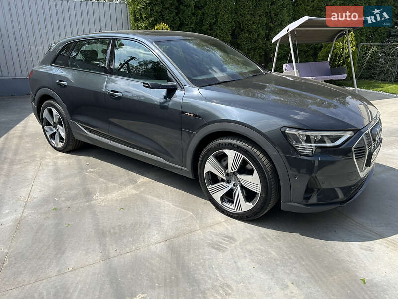 Audi e-tron 2019