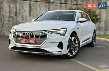 Внедорожник / Кроссовер Audi e-tron 2021 в 