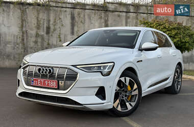 Внедорожник / Кроссовер Audi e-tron 2021 в 
