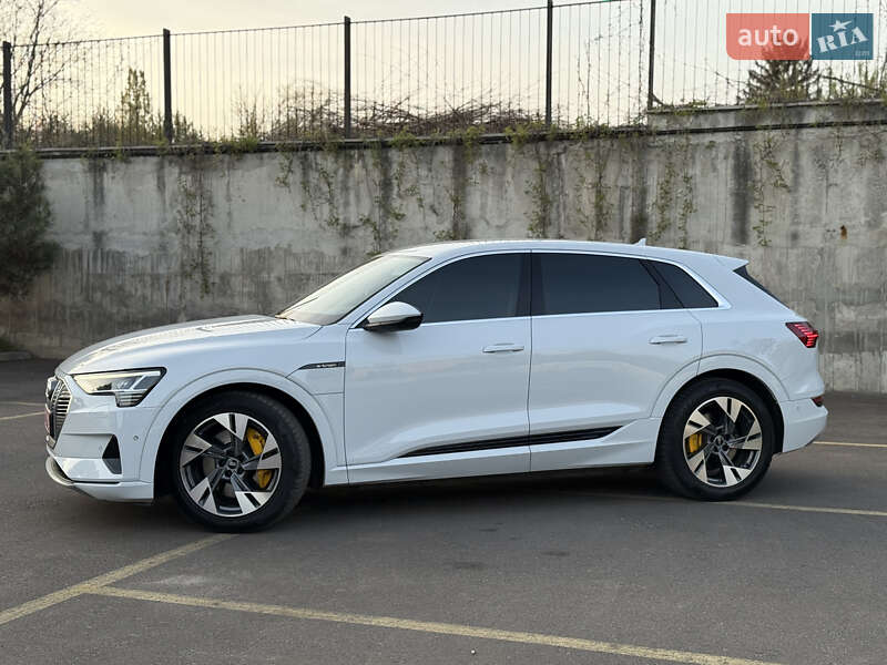 Внедорожник / Кроссовер Audi e-tron 2021 в Ровно