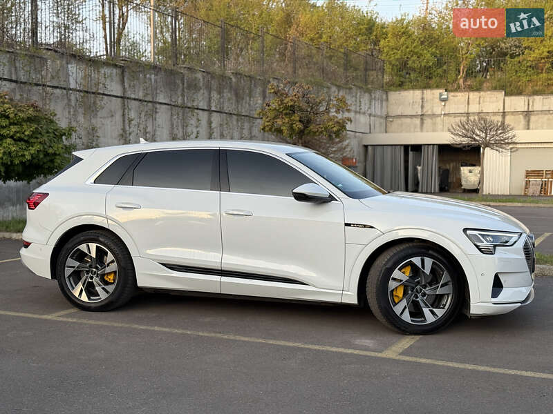 Внедорожник / Кроссовер Audi e-tron 2021 в Ровно