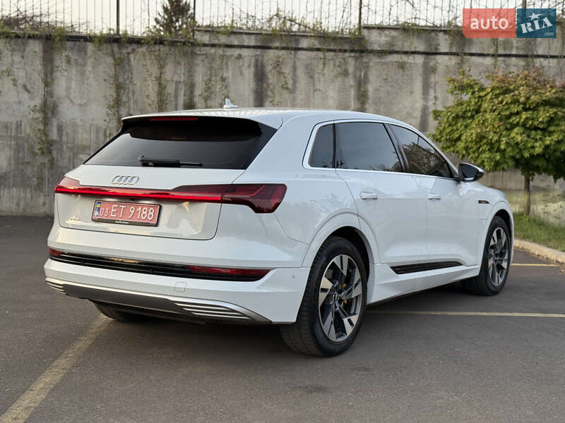 Внедорожник / Кроссовер Audi e-tron 2021 в Ровно