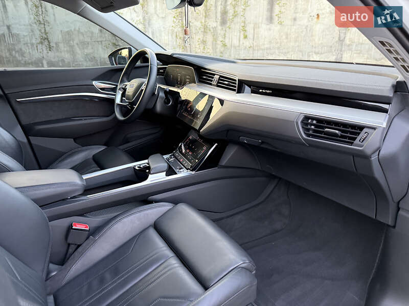 Внедорожник / Кроссовер Audi e-tron 2021 в Ровно