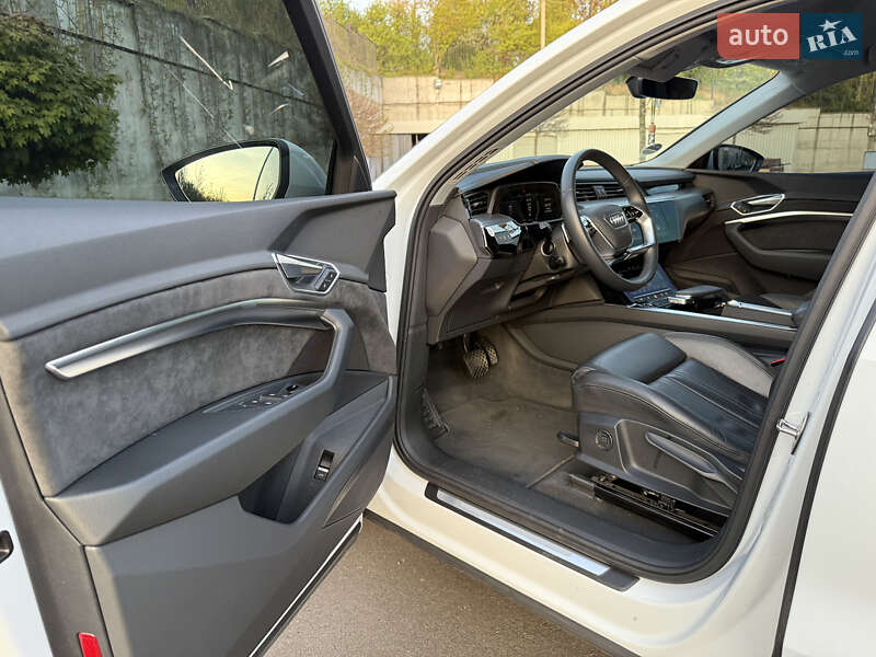 Внедорожник / Кроссовер Audi e-tron 2021 в Ровно