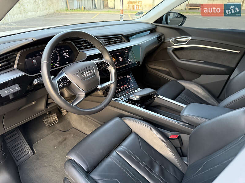 Внедорожник / Кроссовер Audi e-tron 2021 в Ровно