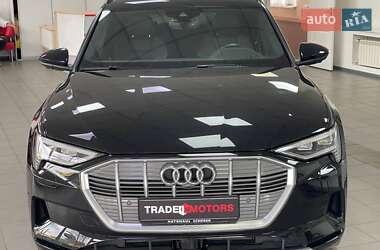 Позашляховик / Кросовер Audi e-tron 2019 в 
