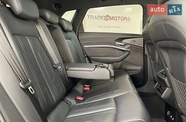 Позашляховик / Кросовер Audi e-tron 2019 в 