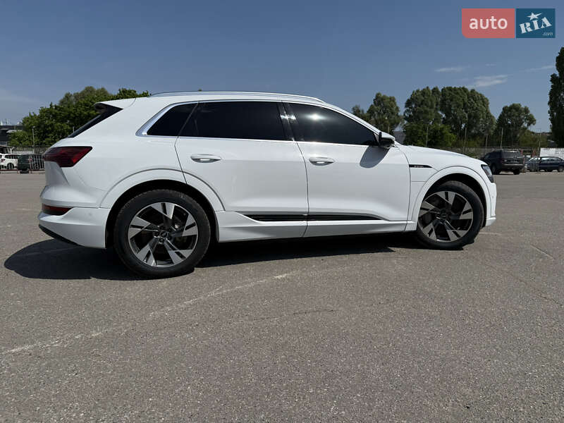 Позашляховик / Кросовер Audi e-tron 2021 в Харкові