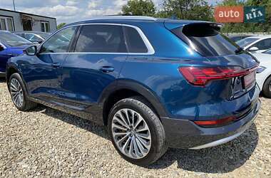 Позашляховик / Кросовер Audi e-tron 2019 в 