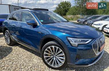 Позашляховик / Кросовер Audi e-tron 2019 в 