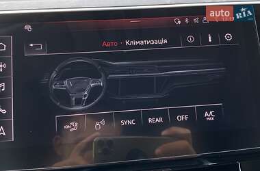 Позашляховик / Кросовер Audi e-tron 2019 в 