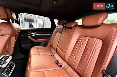 Позашляховик / Кросовер Audi e-tron 2019 в 