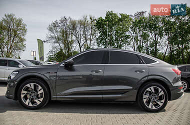 Позашляховик / Кросовер Audi e-tron 2023 в 