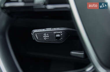 Позашляховик / Кросовер Audi e-tron 2023 в 