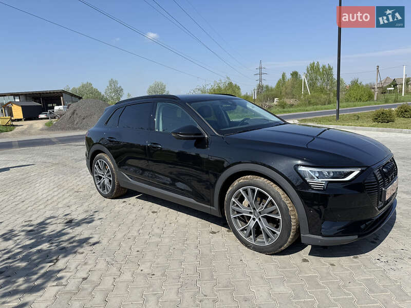 Внедорожник / Кроссовер Audi e-tron 2019 в Ужгороде