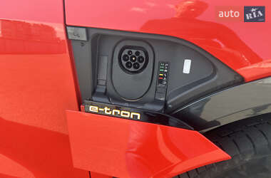 Внедорожник / Кроссовер Audi e-tron 2020 в 