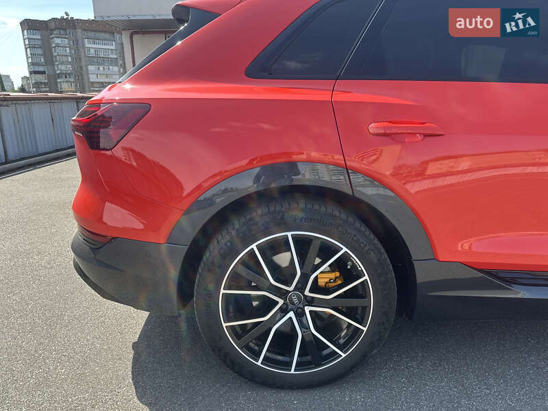 Внедорожник / Кроссовер Audi e-tron 2020 в Киеве
