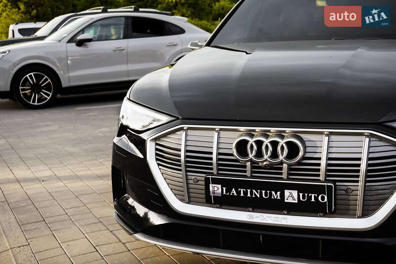 Позашляховик / Кросовер Audi e-tron 2019 в Ужгороді