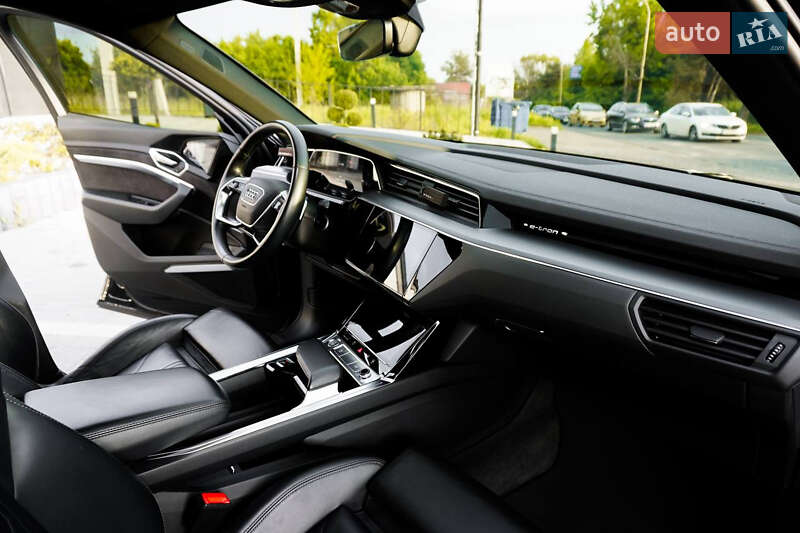 Позашляховик / Кросовер Audi e-tron 2019 в Ужгороді