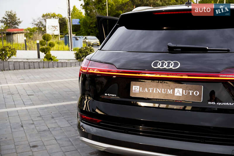 Позашляховик / Кросовер Audi e-tron 2019 в Ужгороді