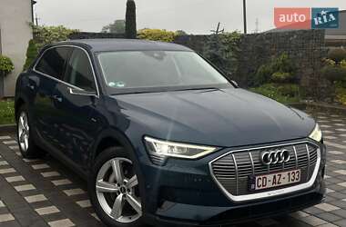 Позашляховик / Кросовер Audi e-tron 2021 в 